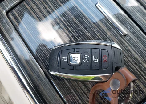 2019 Lincoln Navigator L Black Label from USA, damaged, VIN 5LMJJ3TT8KEL12543